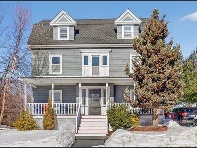 48 Malvern St Floor 2, Melrose, MA, 02176