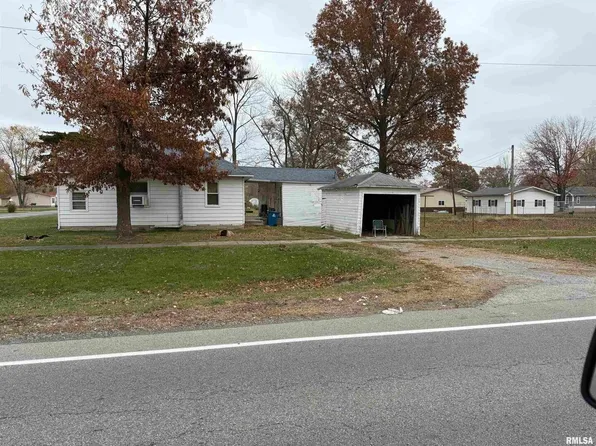 311 W Lottie St, Sesser, IL 62884