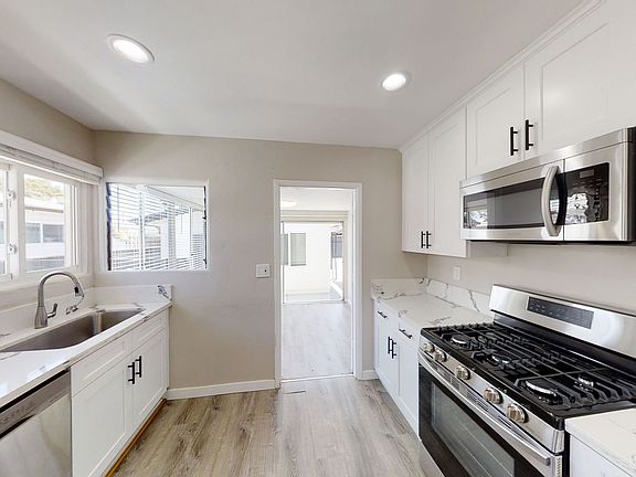 4th image of 5577 Mary Lane Dr