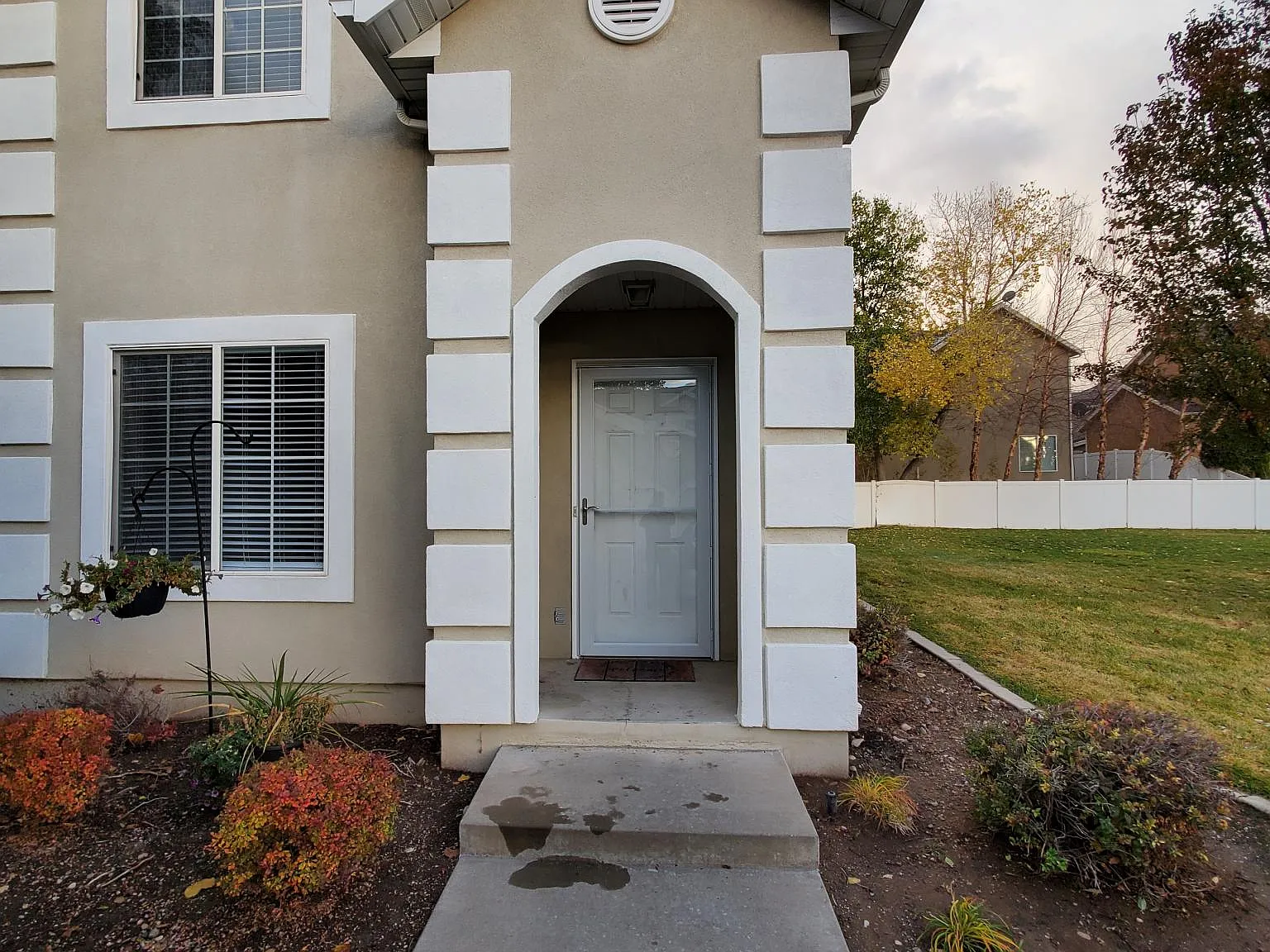 2 bed, 1.5 bath, 1268 sqft, $1,800 — Photo 1