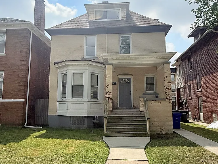 151 Calvert St — Photo 1