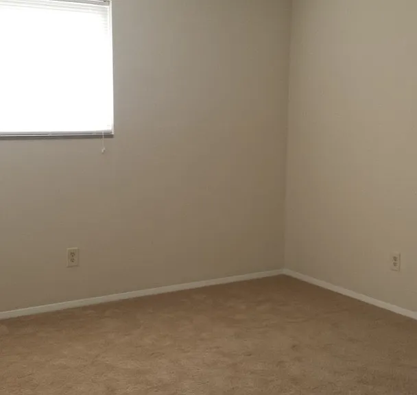 861 W Ocean View Ave — Photo 5