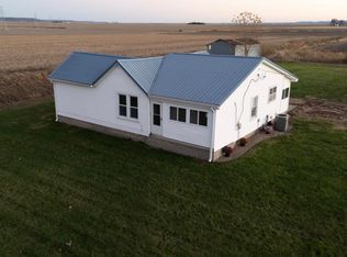 980 S Elm St, Hull, IL 62343