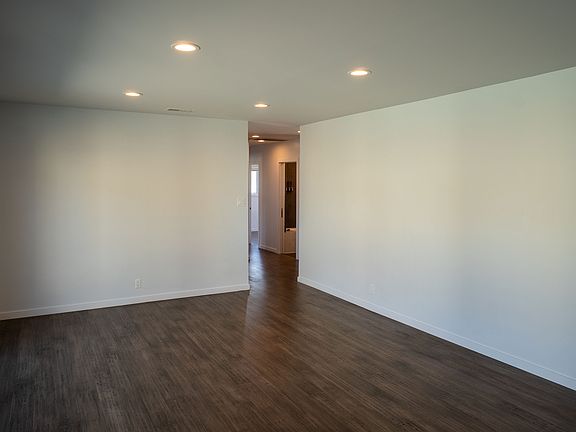 5th image of 11205 Woolford St