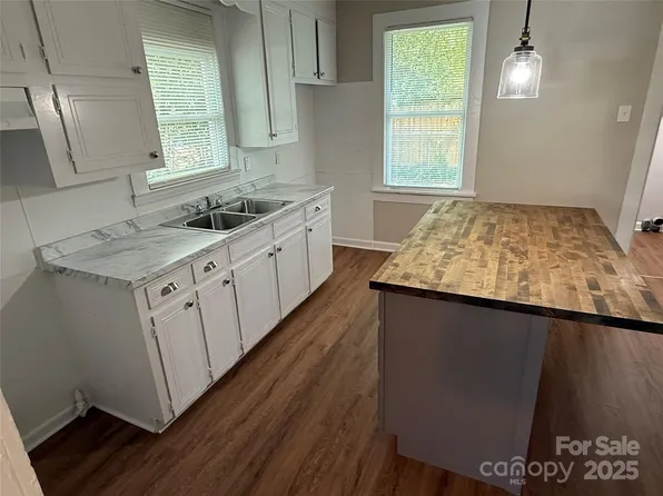 105 Dix St, Gastonia, NC 28052