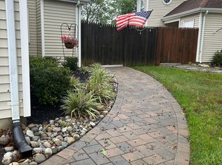 16 Cummings Ct, Freehold, NJ 07728
