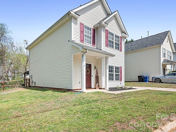 2nd image of 520 E Iredell Ave