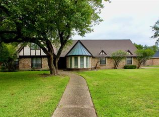 1710 Green Tree Ln, Duncanville, TX 75137
