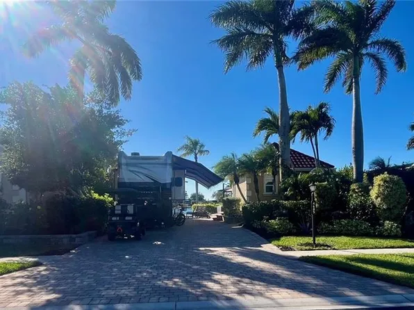 4685 Southern Breeze DR, NAPLES, FL 34114