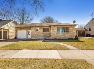 322 6th Ave W, Shakopee, MN 55379