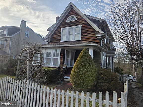 4th image of 1900 3rd Ave