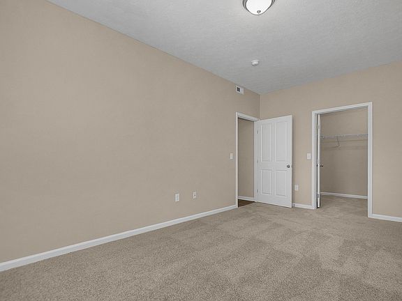 5th image of 1040 Hartford Village Blvd #5519