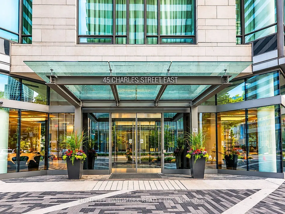 45 Charles St E #2803