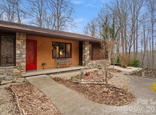 45 Crescent Point Dr, Hendersonville, NC 28739