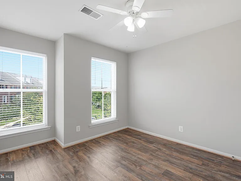 22862 Cartier Ter — Photo 10