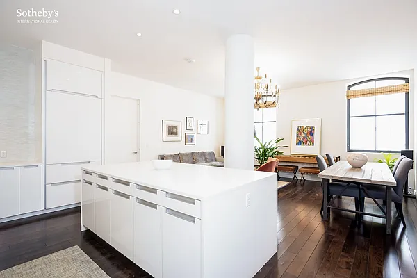 Sold by Sotheby's International Realty | media 1