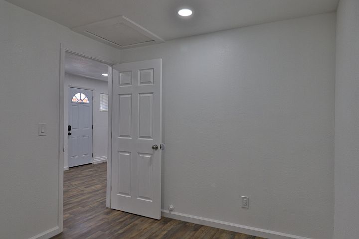 1st image of 2683 Kimball Dr