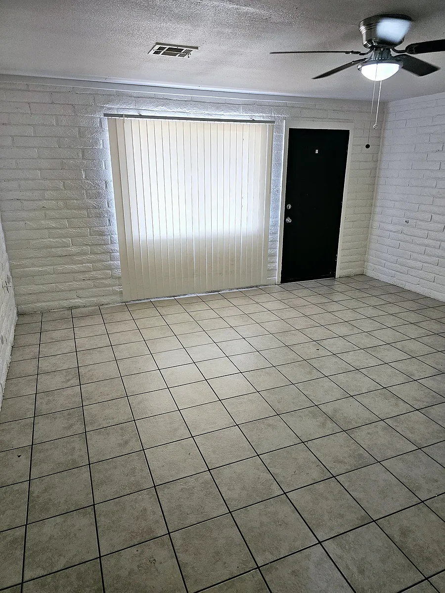 Bright and airy living room - 10821 N 15th Ave #17