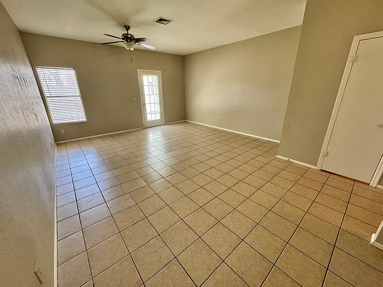 1601 N Saba St #253 — Photo 6