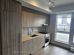 430 Square One Dr #1004, Mississauga, ON L5B 0E2