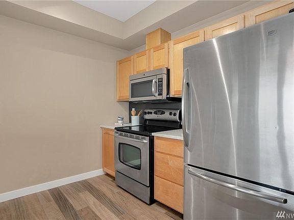 4th image of 300 110th Ave NE APT 411