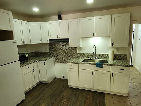 5th image of 483 W 23rd St