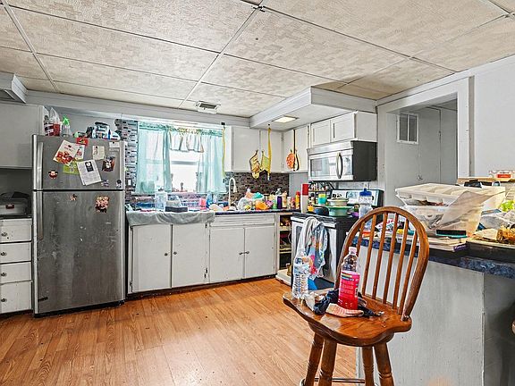 4th image of 318 Goshen Ave