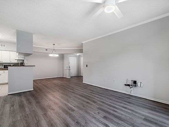 5th image of 1106 Tuscany Way