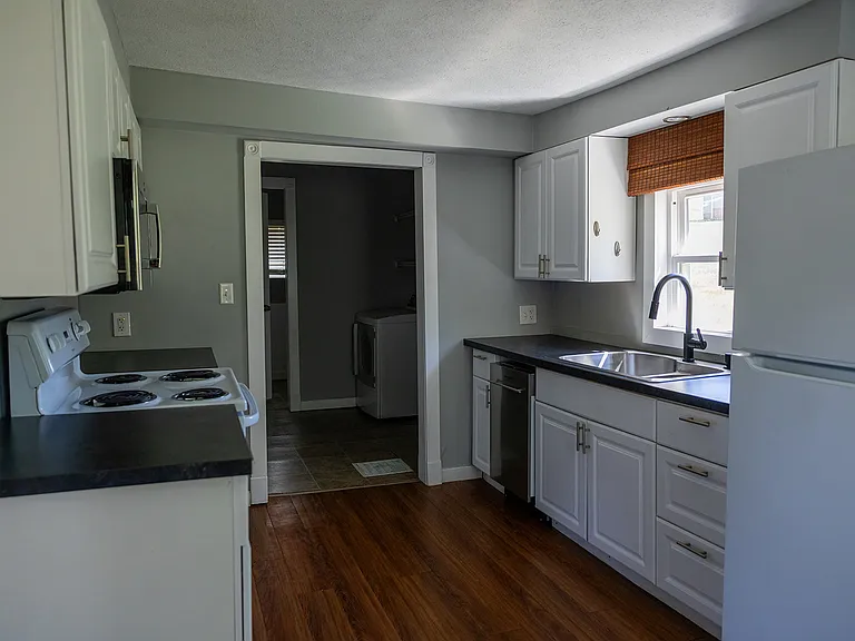 263 Bell St — Photo 6