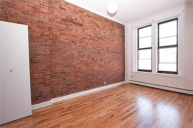 Rented by R New York