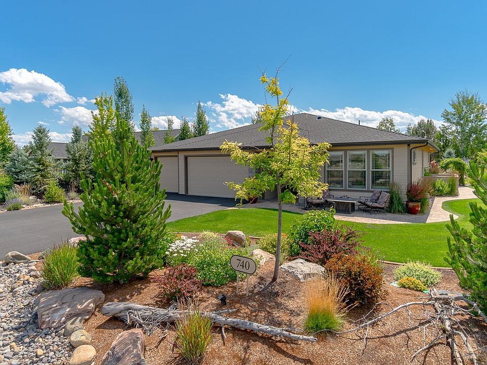 1st image of 740 Victoria Falls Dr