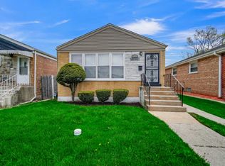 12445 S Honore St, Calumet Park, IL