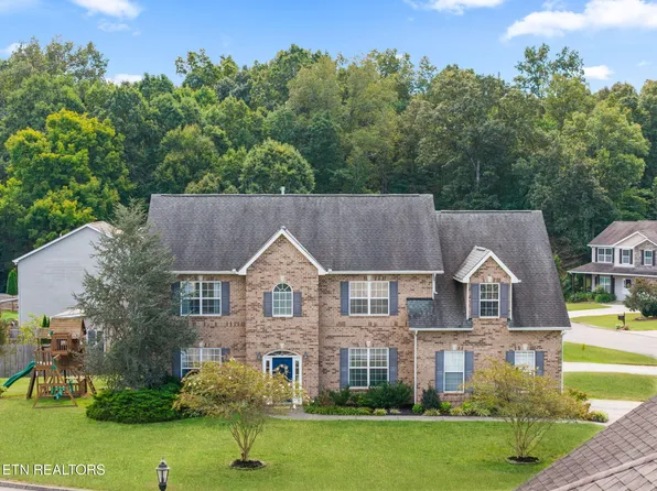 1029 Garnet Hill Dr, Lenoir City, TN 37772