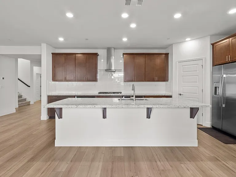 6089 Waddington Way — Photo 3