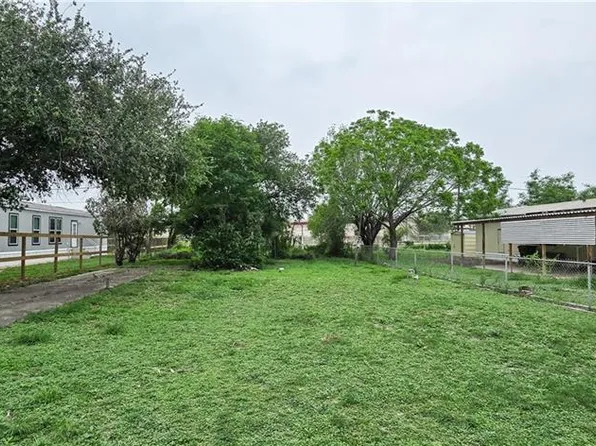 827 S 13th St, Alamo, TX 78516