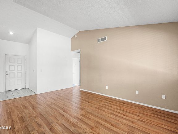4th image of 8715 W TOWNLEY Avenue
