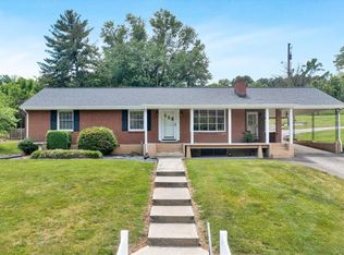 6026 Twine Hollow Rd, Salem, VA 24153