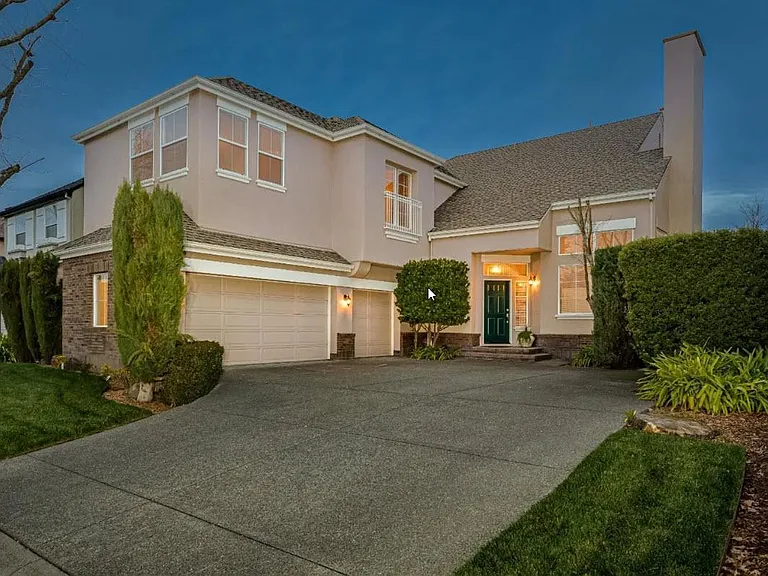 2147 Falcon Ridge Dr — Photo 4