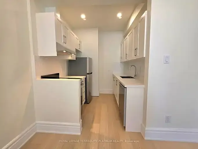 11 Beaconsfield Ave #2 — Photo 9
