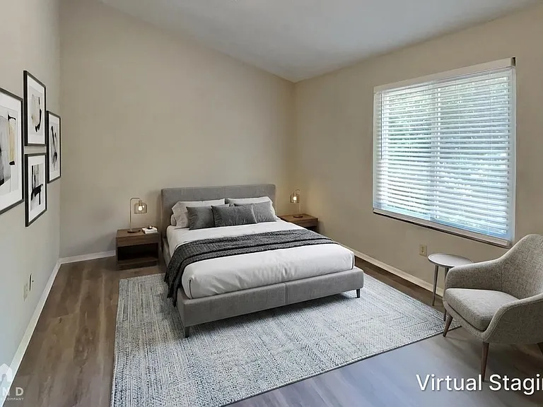 2139 Victoria Pl — Photo 5