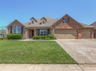 1624 E Atlanta St, Broken Arrow, OK 74012