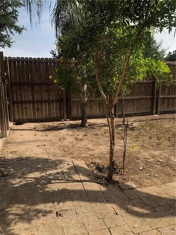 3 bed, 1.5 bath, 1075 sqft, $1,250 — Photo 4