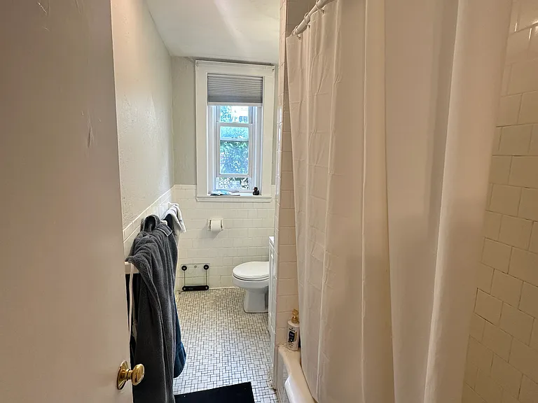 1131 Broadway #3 — Photo 6