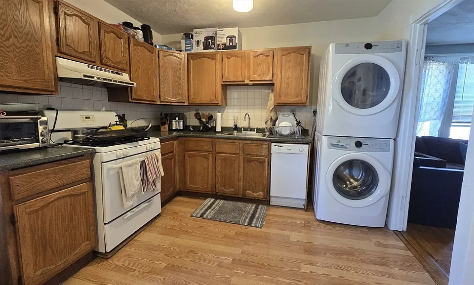 27 Newcastle Rd #2