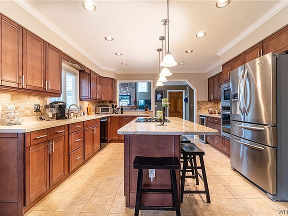 3rd image of 255 Quail Hollow Ln