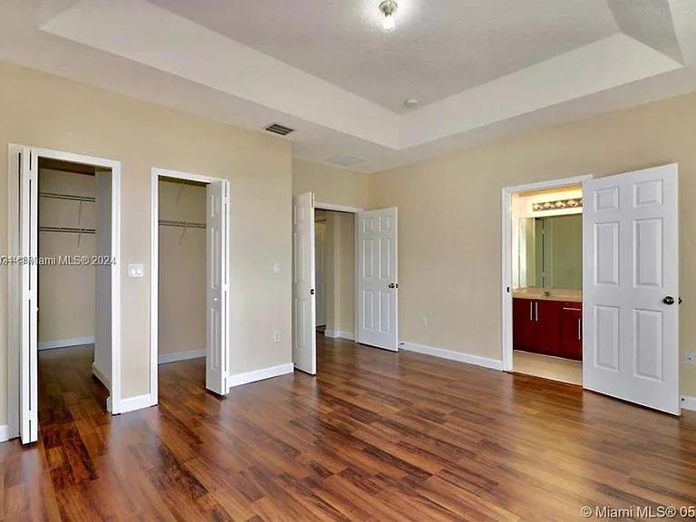 2470 SE 15th Ct #2470 — Photo 8