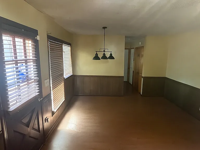 307 Allendale Dr — Photo 3