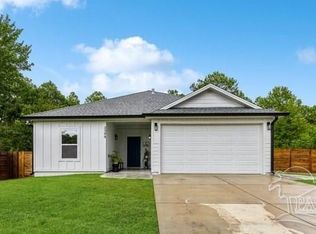 2398 Crescent Wood Rd, Navarre, FL 32566