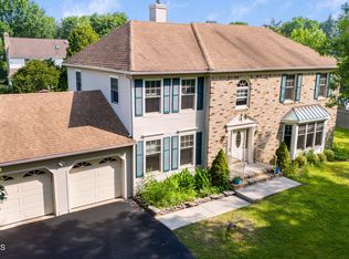 6 Oak Tree Ln, Ocean, NJ 07712