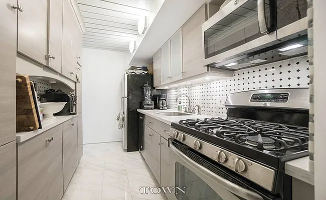 Rented by Town Residential | media 20